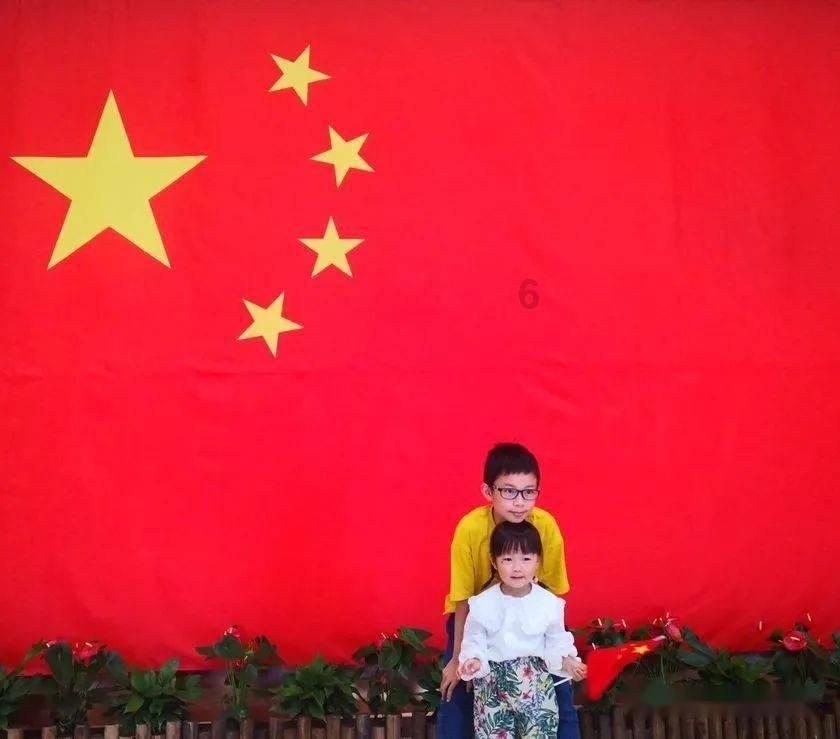 王安宇冰岛剪的新发型，辛芷蕾高情商评价：没有那么叛逆了